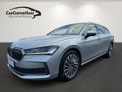 Pebble silber metallic met. Gebraucht 2024 Skoda Superb LAURIN & KLEMENT Kombi | 39.650 € (Etwas zu teuer)