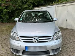 Silber Gebraucht 2005 VW Golf V Kleinwagen | 2.300 € (Fairer Preis)