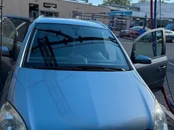Grau Gebraucht 2009 Opel Zafira Van / Kleinbus | 1.700 €