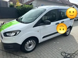 Weiß Gebraucht 2015 Ford Courier Van / Kleinbus | 4.900 €