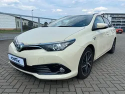 Weiß Gebraucht 2018 Toyota Auris Touring Sports Edition-S Kombi | 12.490 € (Etwas zu teuer)