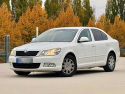 Weiß Gebraucht 2009 Skoda Octavia Limousine | 4.400 € (Fairer Preis)