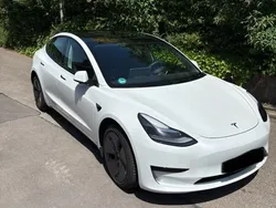 Weiß Gebraucht 2022 Tesla Model 3 Limousine | 27.200 € (Fairer Preis)