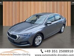 Grau Gebraucht 2023 Skoda Octavia Ambition Limousine | 18.980 € (Guter Preis)