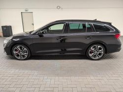 Metallic Gebraucht 2022 Skoda Octavia RS | 32.380 €