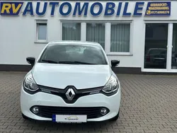 Weiß Gebraucht 2014 Renault Clio IV Luxe Limousine | 6.490 € (Fairer Preis)