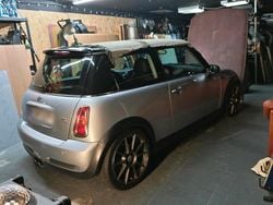 Silber Gebraucht 2002 Mini Cooper S Kleinwagen | 3.500 €