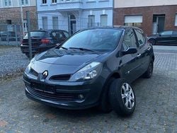 Blau Gebraucht 2007 Renault Clio III Dynamique Limousine | 5.900 € (Fairer Preis)