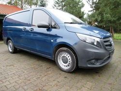 Blau Gebraucht 2017 Mercedes Vito Van / Kleinbus | 10.699 € (Guter Preis)