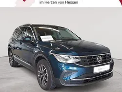 Nightshade blue metallic Gebraucht 2021 VW Tiguan Life SUV | 24.990 € (Guter Preis)