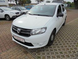 Weiß Gebraucht 2014 Dacia Sandero Essentiel Kleinwagen | 3.390 € (Fairer Preis)