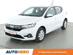 Weiß Gebraucht 2023 Dacia Sandero Expression Kleinwagen | 15.790 € (Fairer Preis)