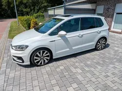 Weiß Gebraucht 2016 VW Golf Sportsvan R-line Van / Kleinbus | 14.800 € (Etwas zu teuer)