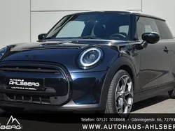 Enigmatic black Gebraucht 2023 Mini Cooper Kleinwagen | 25.400 € (Fairer Preis)