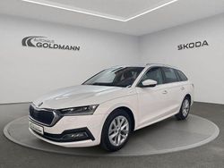 Weiß Gebraucht 2022 Skoda Octavia Style Kombi | 26.970 € (Teuer)