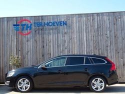 Schwarz Gebraucht 2015 Volvo V60 Momentum Kombi | 8.800 € (Fairer Preis)