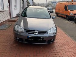 Grau Gebraucht 2007 VW Golf Limousine | 4.600 € (Etwas zu teuer)