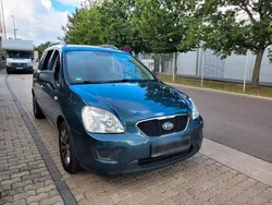 Blau Gebraucht 2011 Kia Carens Van / Kleinbus | 1.500 €