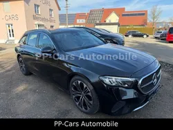 Schwarz Gebraucht 2023 Mercedes E200 Limousine | 39.880 € (Fairer Preis)