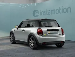 Weiß Gebraucht 2022 Mini Cooper S Kleinwagen | 21.519 € (Etwas zu teuer)
