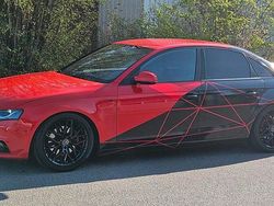 Rot Gebraucht 2011 Audi A4 S-Line Limousine | 12.300 €