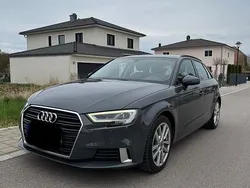 Grau Gebraucht 2016 Audi A3 Sportback Ambiente Limousine | 13.700 € (Etwas zu teuer)