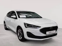 Frozen white Gebraucht 2022 Ford Focus Cool & Connect Limousine | 13.990 € (Superpreis)