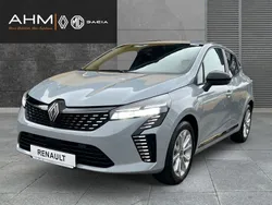 Grau Gebraucht 2024 Renault Clio V Evolution Limousine | 17.960 € (Fairer Preis)