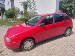 Grau Gebraucht 1997 Seat Ibiza Limousine | 990 €
