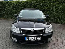 Schwarz Gebraucht 2010 Skoda Octavia Ambiente Kombi | 4.299 € (Guter Preis)