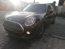 Schwarz Gebraucht 2017 Mini One Clubman Kombi | 9.999 € (Guter Preis)