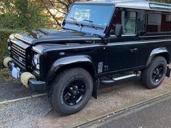Schwarz Gebraucht 2015 Land Rover Defender SE SUV | 52.450 € (Fairer Preis)