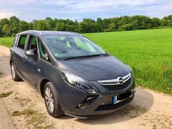 Grau Gebraucht 2015 Opel Zafira Tourer Style Van / Kleinbus | 11.900 € (Etwas zu teuer)
