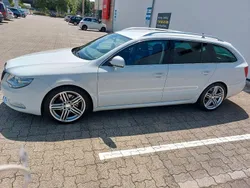 Weiß Gebraucht 2011 Skoda Superb Elegance Kombi | 7.100 € (Teuer)