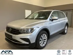 Reflexsilber metallic Gebraucht 2024 VW Tiguan Life SUV | 30.878 € (Superpreis)