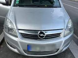 Grau Gebraucht 2009 Opel Zafira Van / Kleinbus | 6.000 € (Teuer)