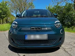 Grün Gebraucht 2022 Fiat 500e Kleinwagen | 14.999 € (Etwas zu teuer)
