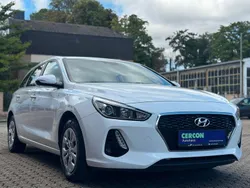 Weiß Gebraucht 2017 Hyundai i30 Select Kombi | 10.490 € (Fairer Preis)