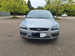 Silber Gebraucht 2005 Ford Focus Limousine | 1.150 € (Superpreis)
