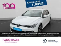 Weiss Gebraucht 2024 VW Golf VIII Move Limousine | 22.990 € (Guter Preis)