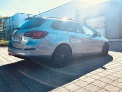 Grau Gebraucht 2011 Opel Astra Sport Kombi | 6.000 € (Guter Preis)