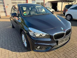 Blau Gebraucht 2016 BMW 218 Active Tourer Advantage Van / Kleinbus | 9.990 € (Guter Preis)