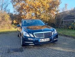 Blau Gebraucht 2011 Mercedes E350 Limousine | 19.900 € (Teuer)