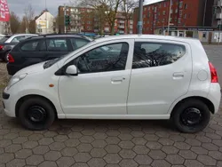Weiß Gebraucht 2010 Nissan Pixo Acenta Kleinwagen | 5.499 € (Teuer)