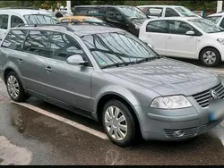 Grau Gebraucht 2004 VW Passat Kombi | 2.650 € (Teuer)