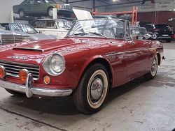 Rot Gebraucht 1967 Datsun 1600 Cabrio | 19.850 €