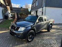 Grau Gebraucht 2010 Nissan Navara Abholung | 14.700 €
