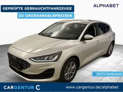 Moondust silber Gebraucht 2023 Ford Focus Titanium S Limousine | 18.490 € (Superpreis)