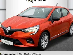 Valenciaorange metallic Gebraucht 2022 Renault Clio V Zen Kleinwagen | 13.495 € (Superpreis)