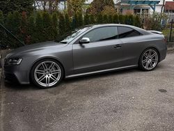 Grau Gebraucht 2010 Audi RS5 Coupé | 20.000 €